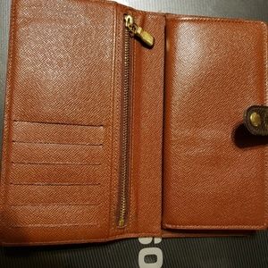 Louie Vuitton krislock wallet